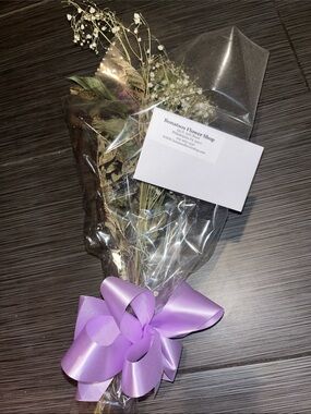 Dried flower bouquet